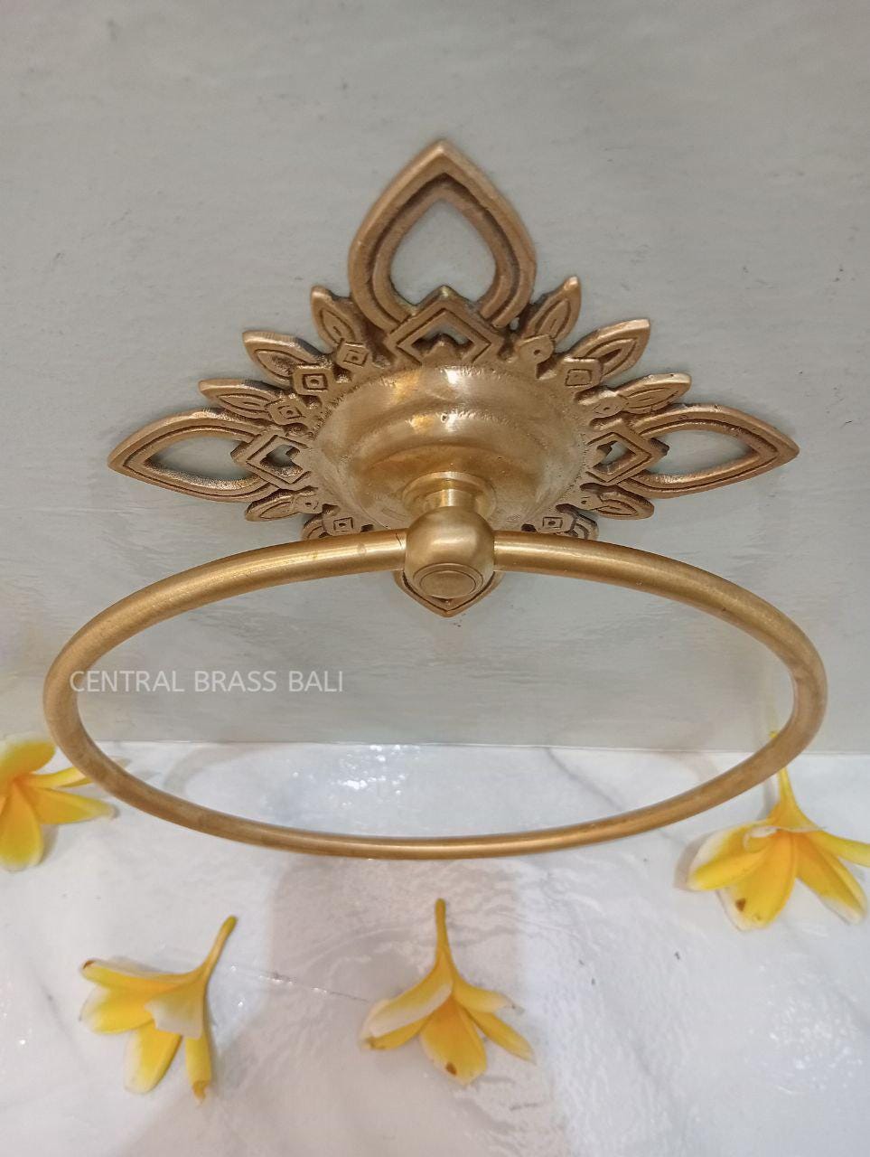Set of 2 Brass Gold Ring Towel Holders, Diamond Shaped