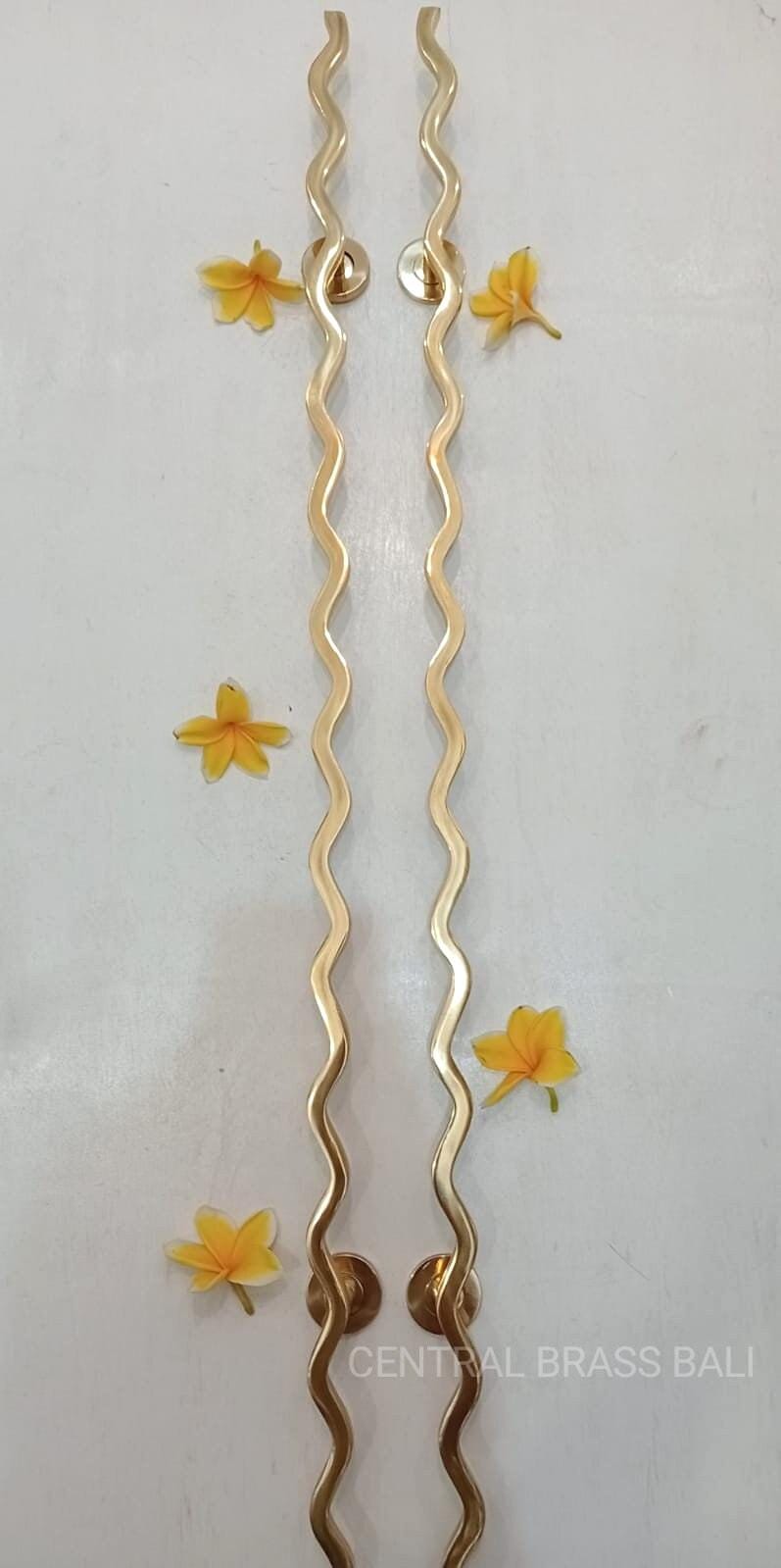 Wiggly Solid Brass Door Handle | Modern Cabinet Pull (90cm, Pair)