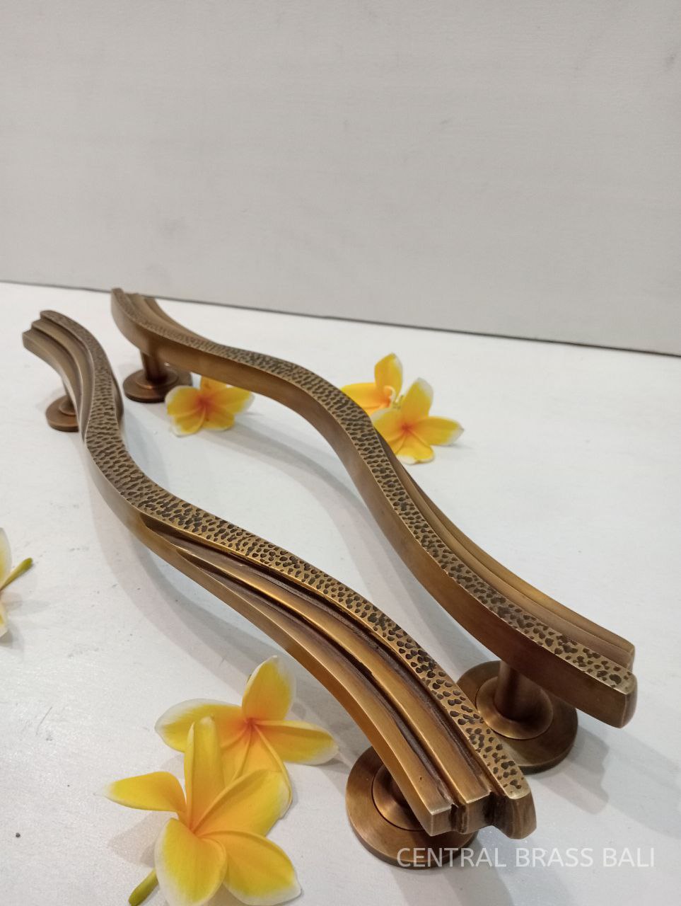 17.12" inch 2x pcs vintage WAVY handle, brass door pull, Brass door handle, Brass Art Deco Door Pull Handle, main entry door handle