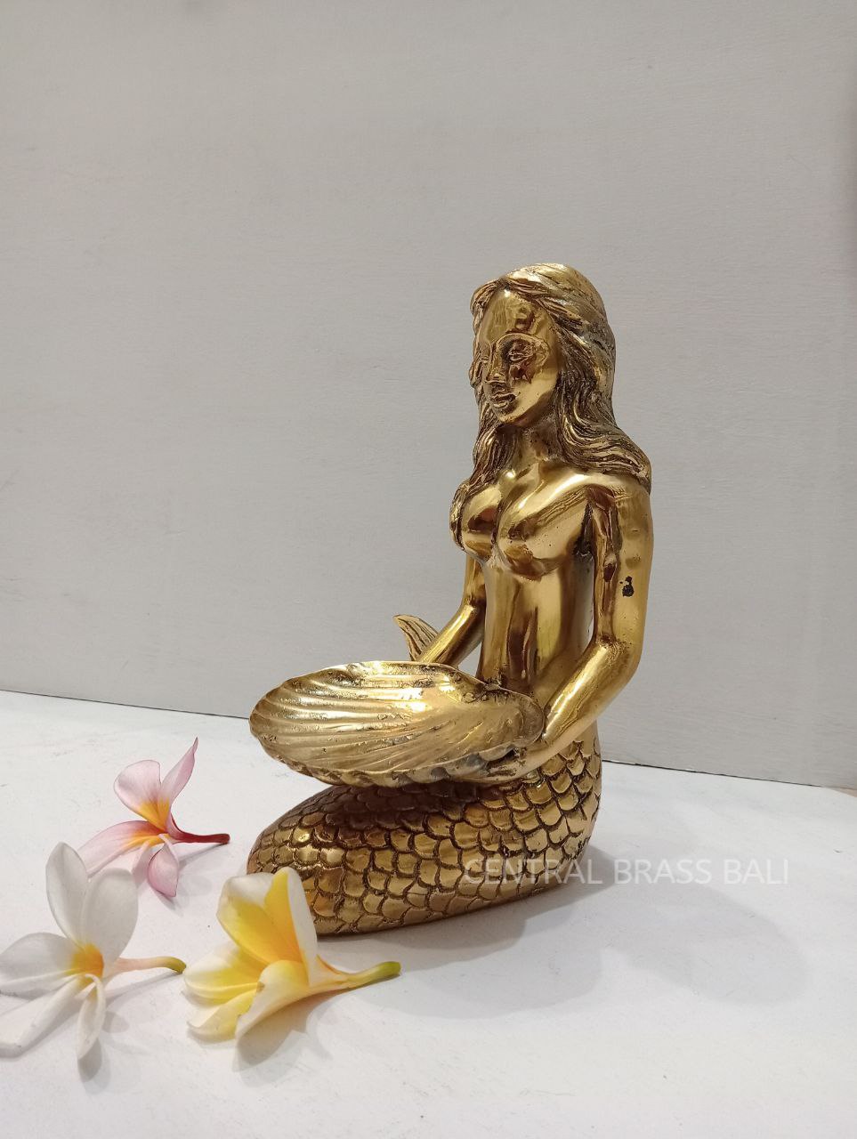 Mermaid statue Big