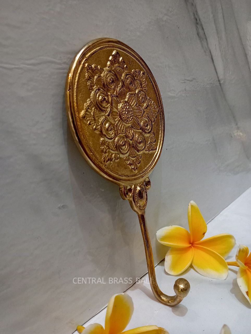 3pcs round flower Brass Hooks