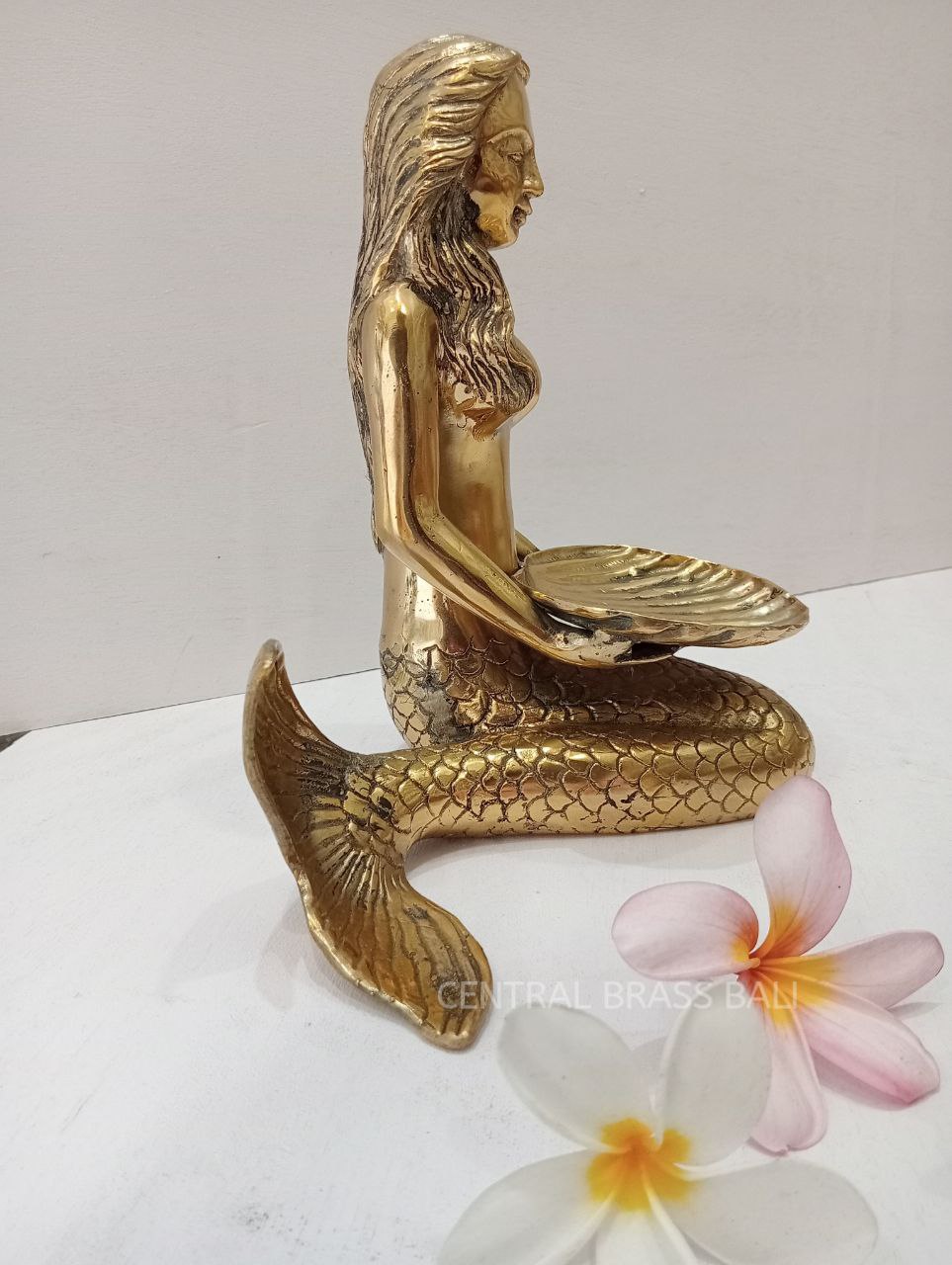 Mermaid statue Big