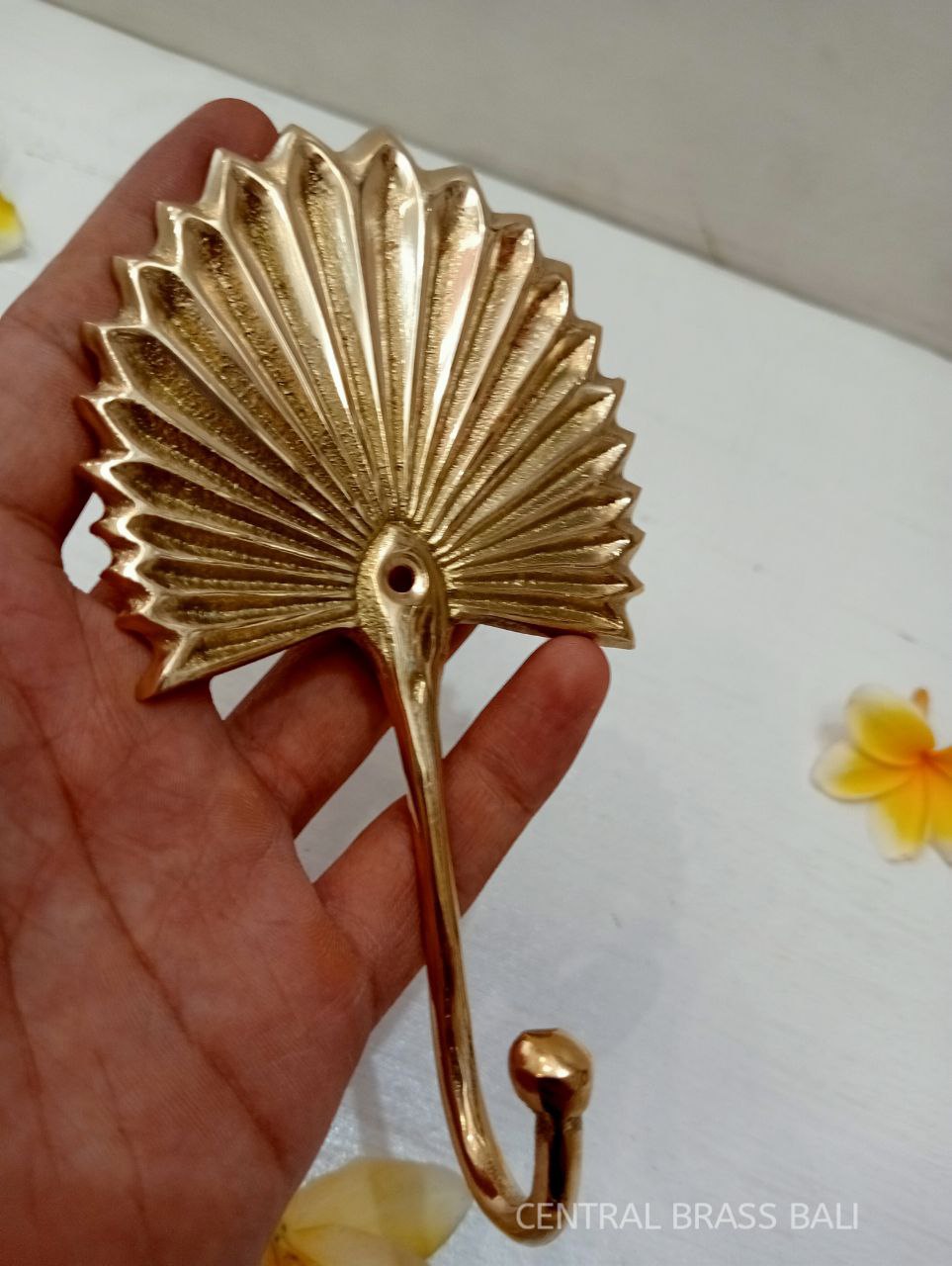 3pcs Medium Leaf Brass Hooks