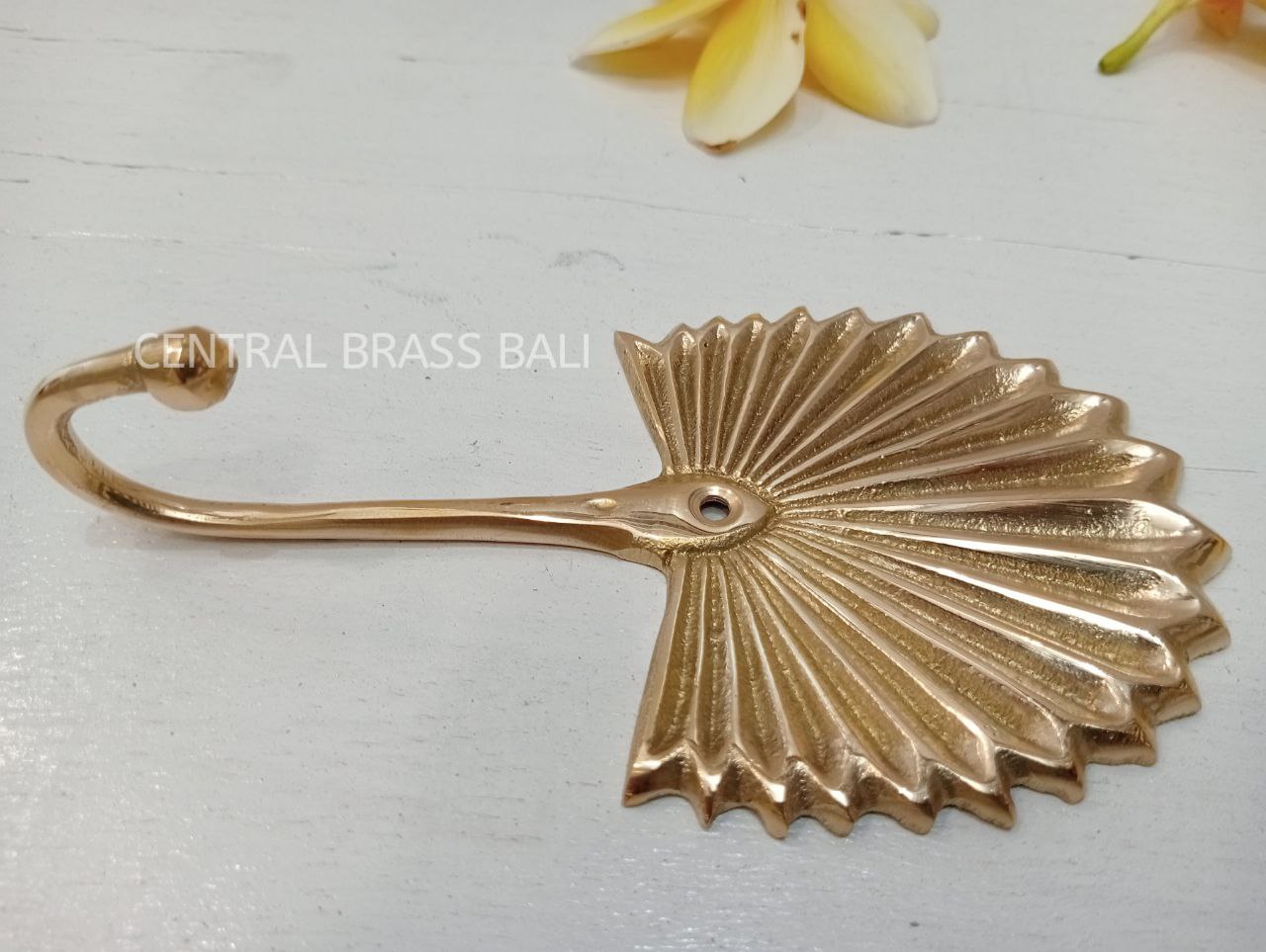 3pcs Medium Leaf Brass Hooks