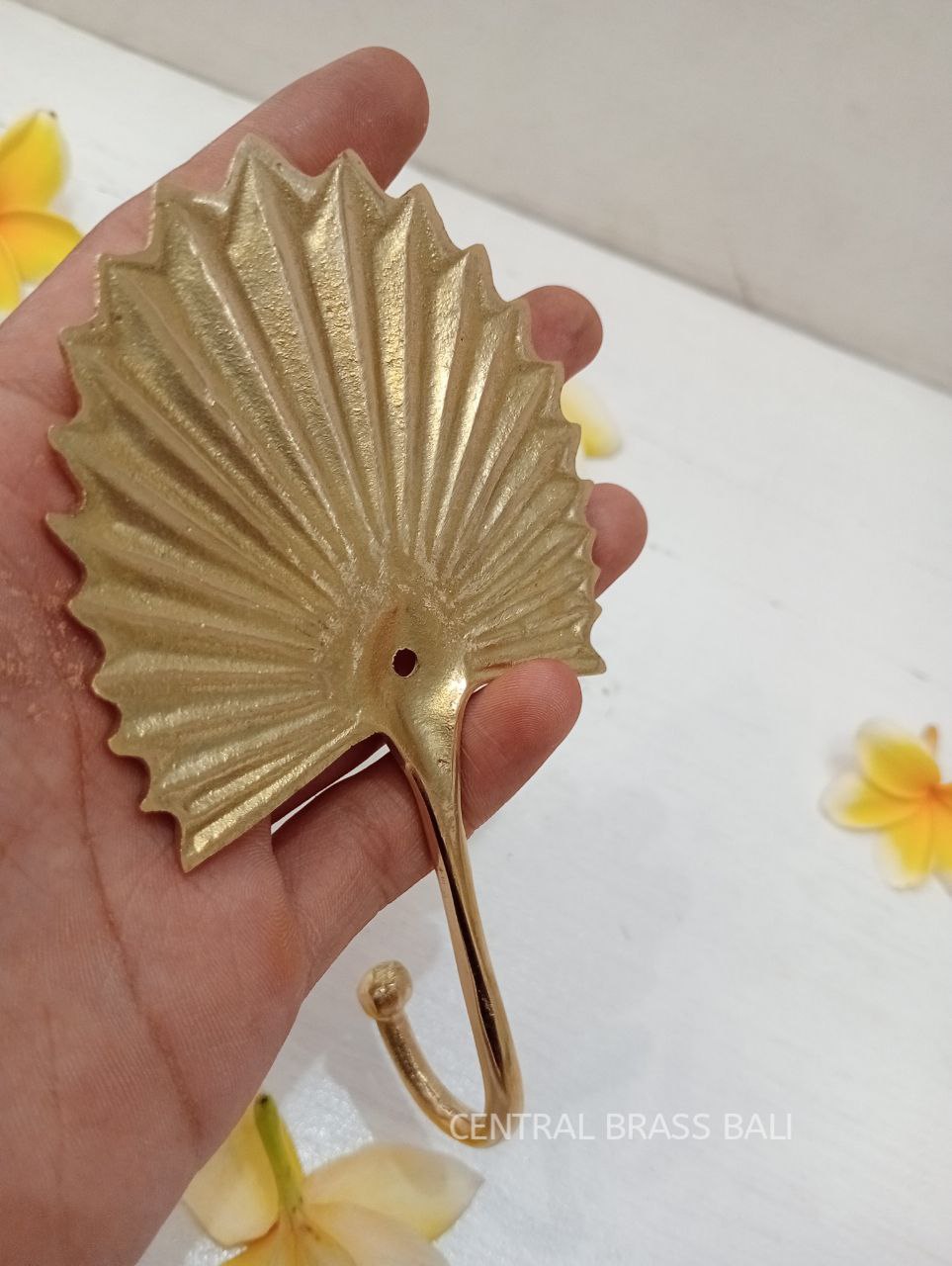 3pcs Medium Leaf Brass Hooks