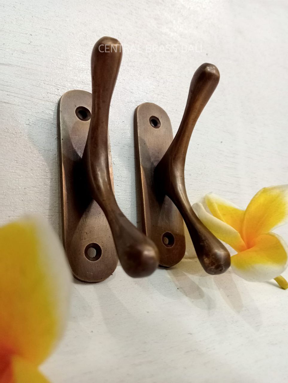 8pcs vintage Hooks