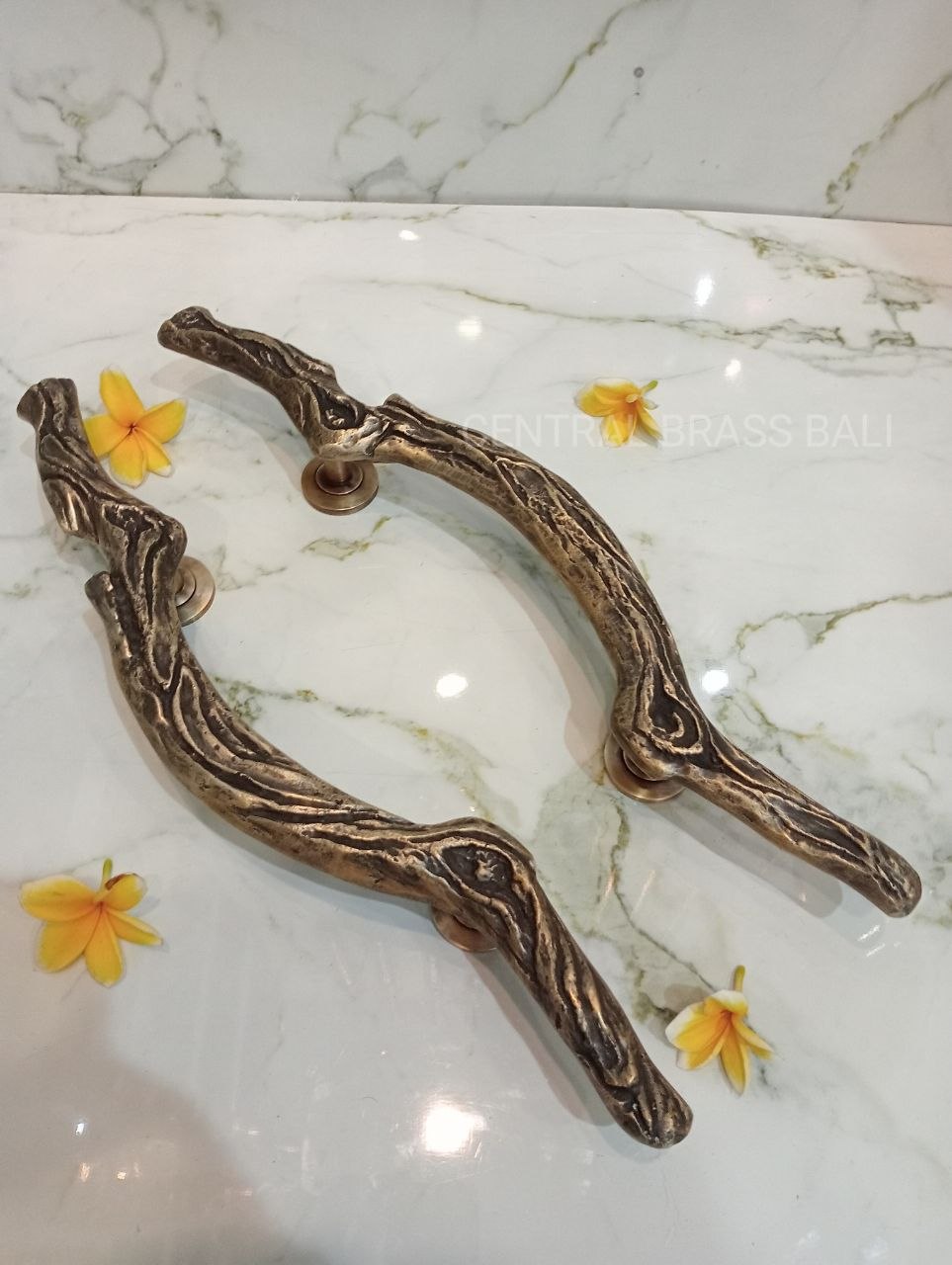 Tree trunk Door handles