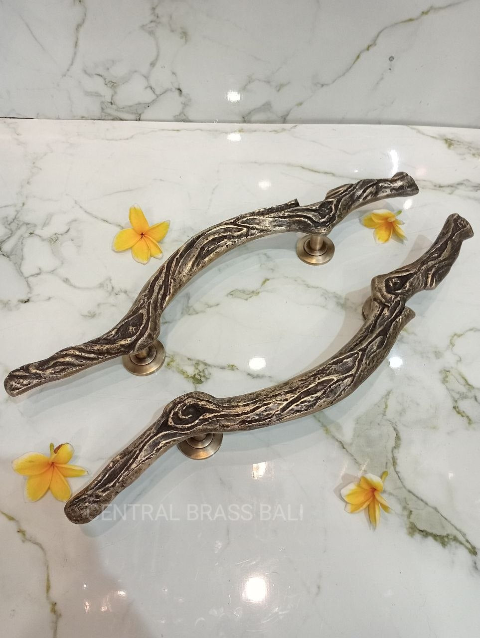Tree trunk Door handles