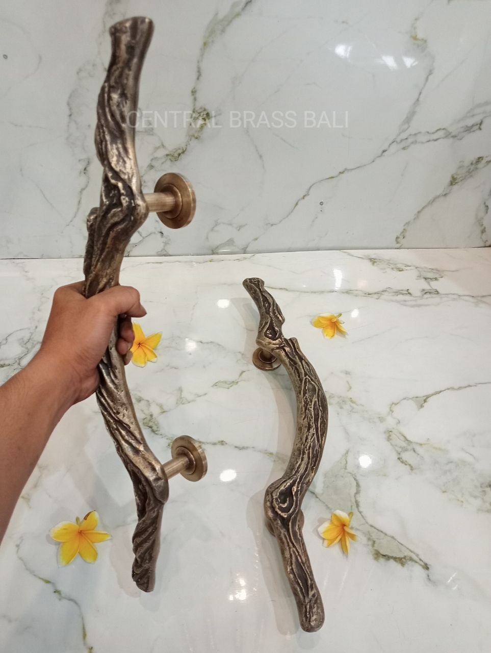 Tree trunk Door handles