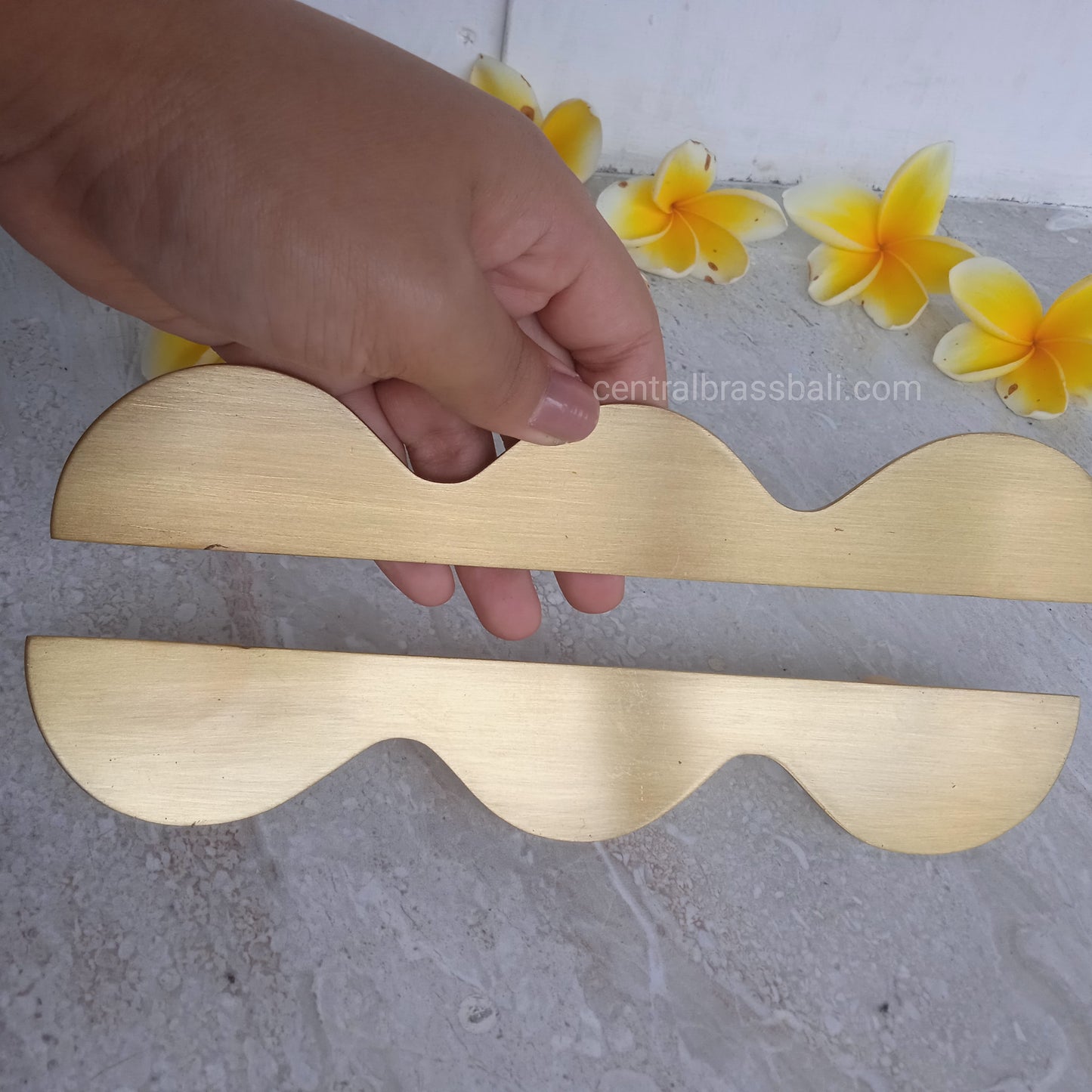 Set of 4 Pcs Brass Wiggle Handles, Minimalist Curved Cabinet Hardware (23cm)