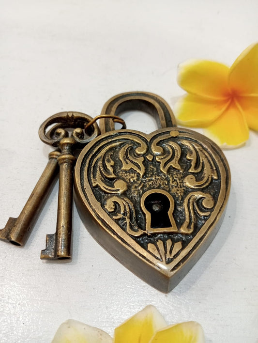 Vintage Brass Heart Padlocks Set of 2, Ornate Antique Love Locks with Keys, Decorative Solid Brass Padlock, Romantic Gift