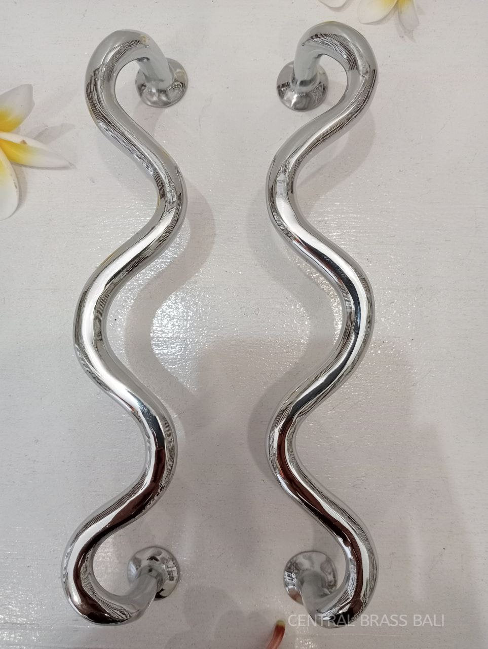 Wiggle Brass Cabinet Handle, Silver Chrome, Wavy Drawer Pull (4pcs)