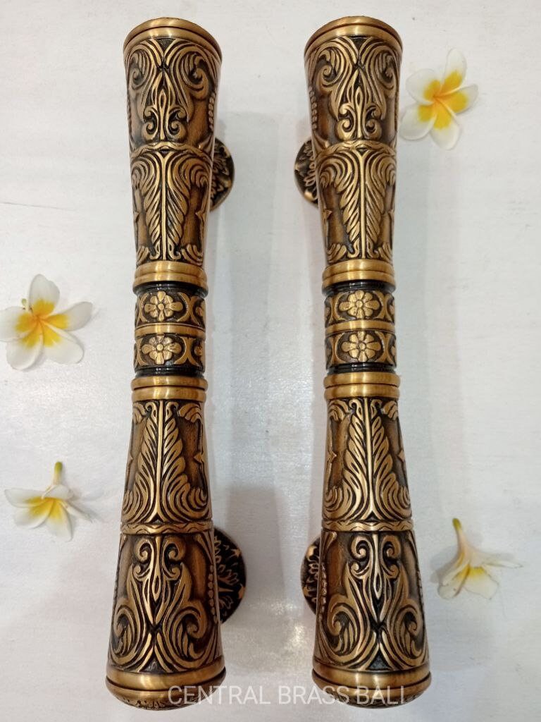 2pcs Victorian Engraved Brass Door Pulls, Classic Front Door Handle