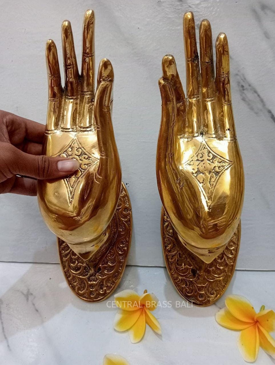 Set of 2pcs Polished Brass Buddha Hand Door Handles
