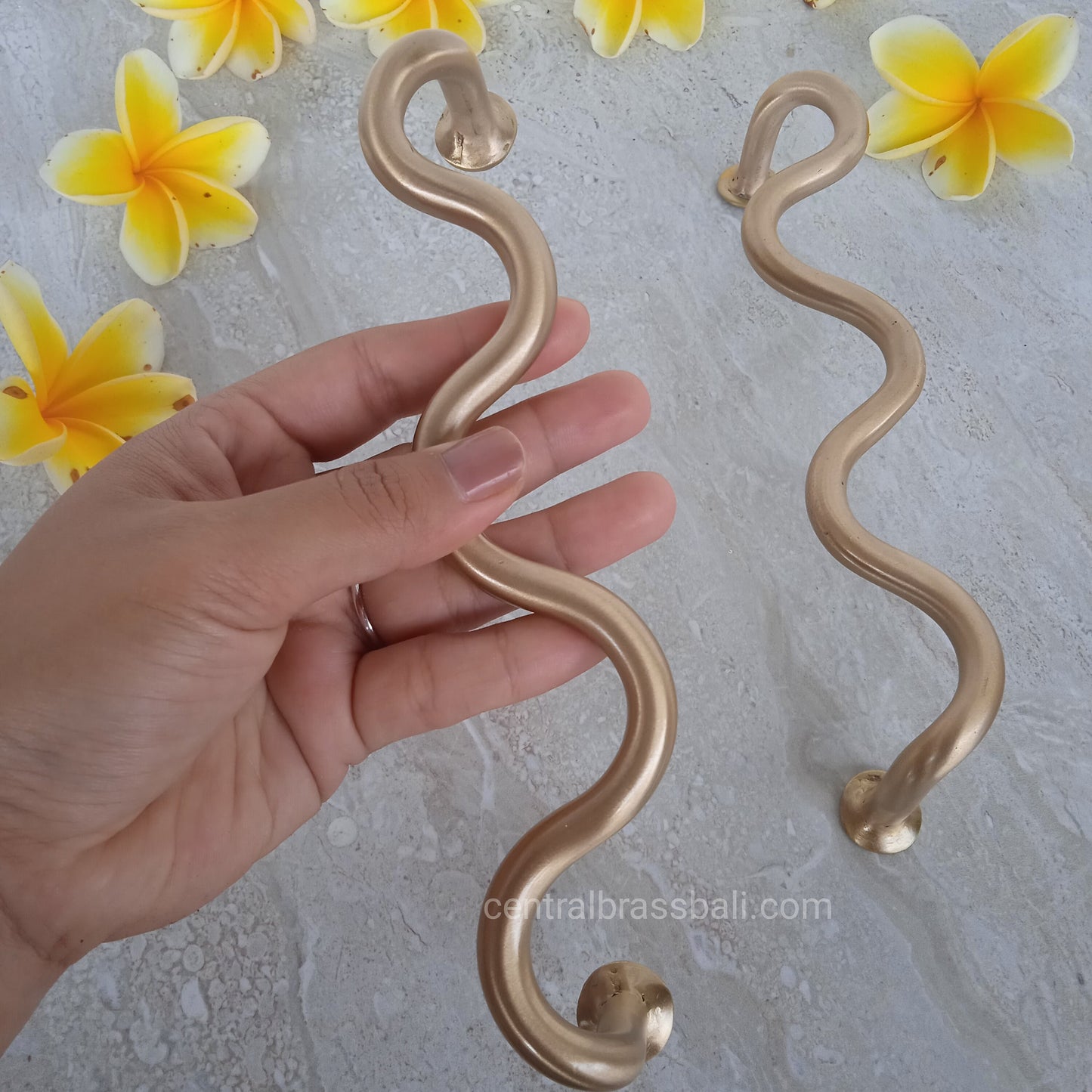 Set of 4pcs Wavy Brass Cabinet Handle, Wiggle Drawer Pull, 8.26"