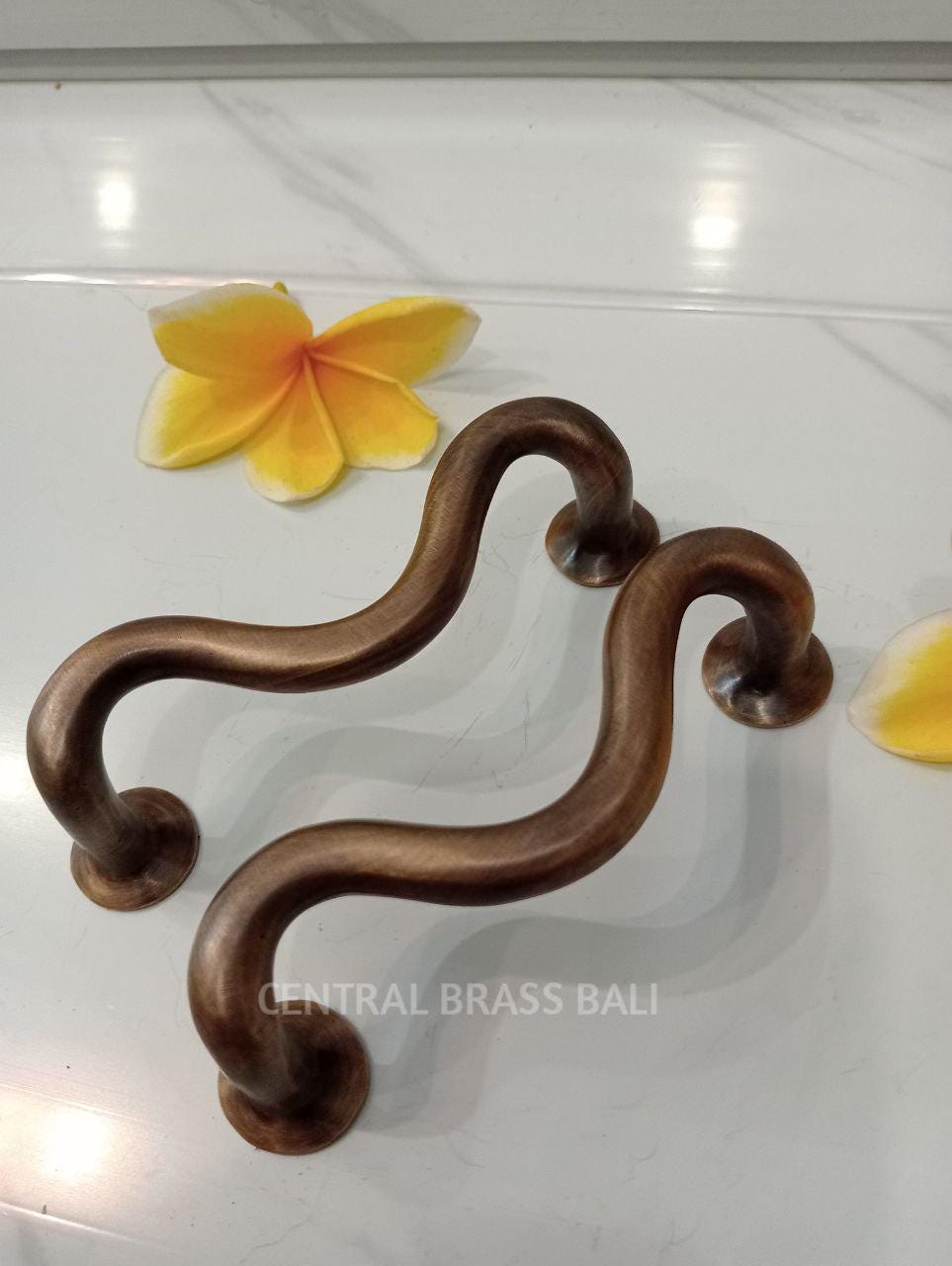 Set of 4 pcs Vintage Wiggle Brass Cabinet Handles, Drawer Pulls