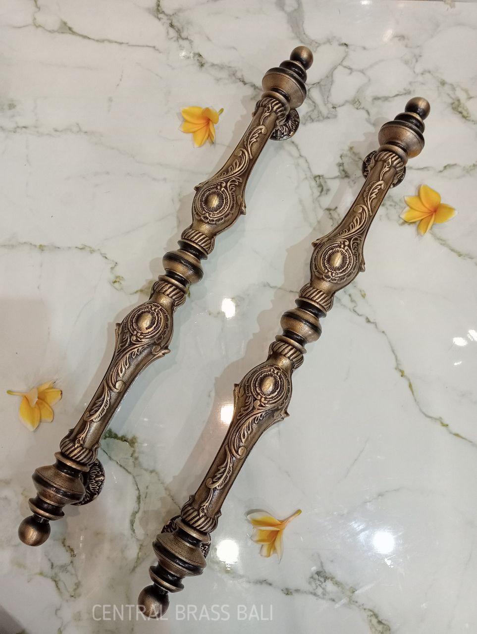 2pcs Solid Brass Ornate Door Handle – Classic European Style Entry Pull 67cm