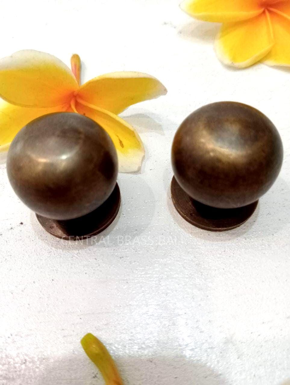 Solid Brass Round Cabinet Knobs, Vintage Antique Style Drawer Pulls, Luxury Brass Hardware for Dresser & Kitchen Cabinets