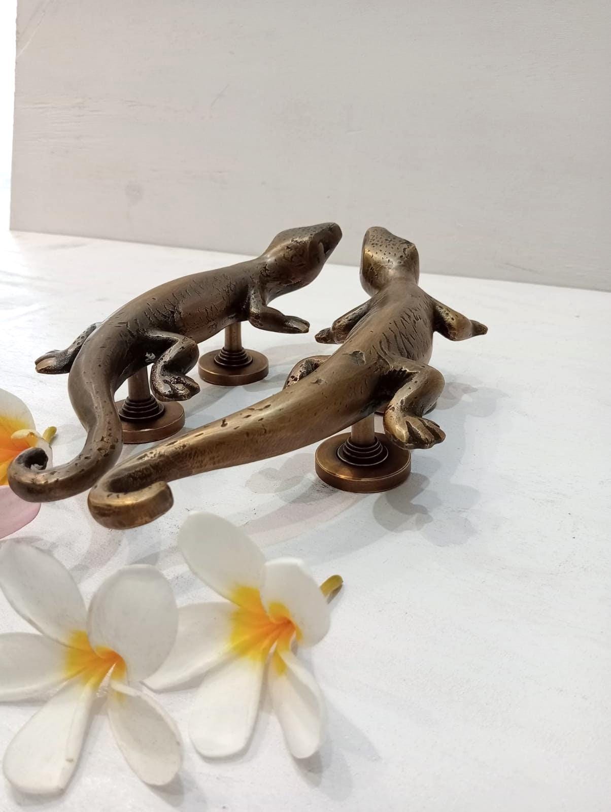 Antique Brass Gecko Door Handles, Pair 28cm, Gecko Pull Handles, Coastal Tropical Decor, Unique Front Door Hardware