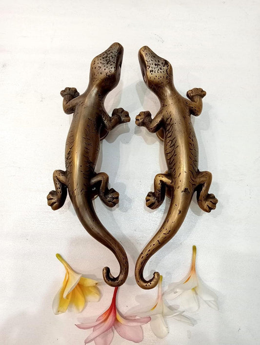Antique Brass Gecko Door Handles, Pair 28cm, Gecko Pull Handles, Coastal Tropical Decor, Unique Front Door Hardware
