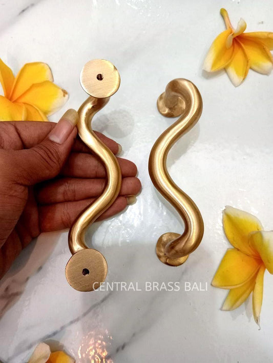 Set of 4 Wiggle Brass Cabinet Handles, 11 cm Wavy Drawer Pulls