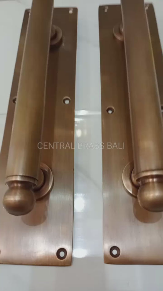 Vintage backplate handle