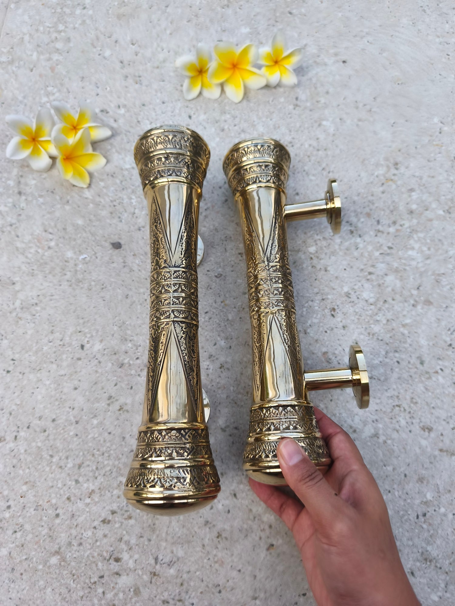Vintage Victorian door pull handles in polished brass, gold finish ornate front door handle pair, 30 cm long solid brass pulls, classic decorative hardware for traditional interiors