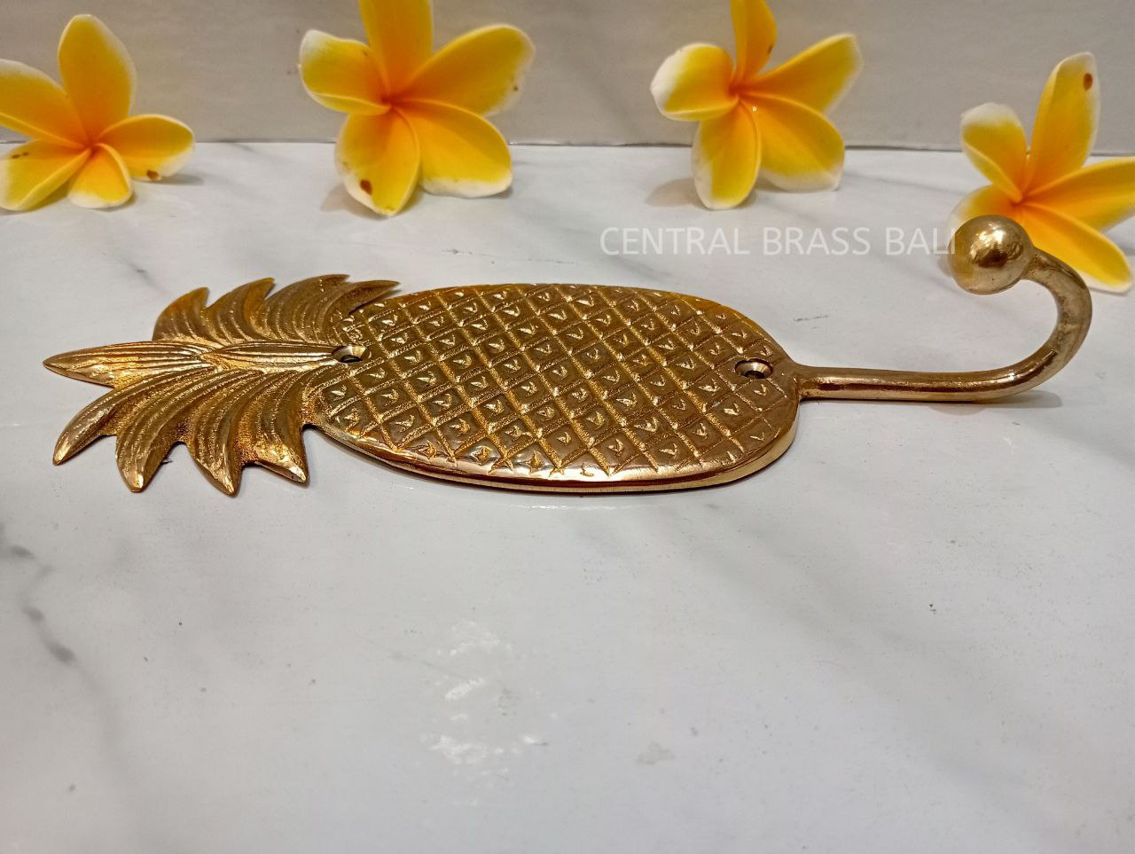 3pcs Big Peneapple Brass Hooks