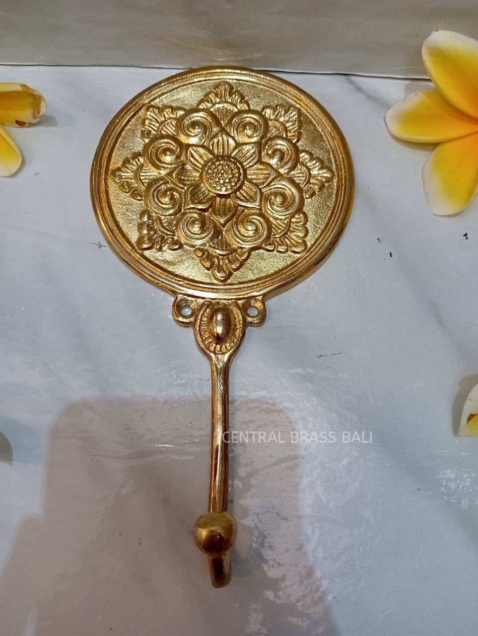 3pcs round flower Brass Hooks