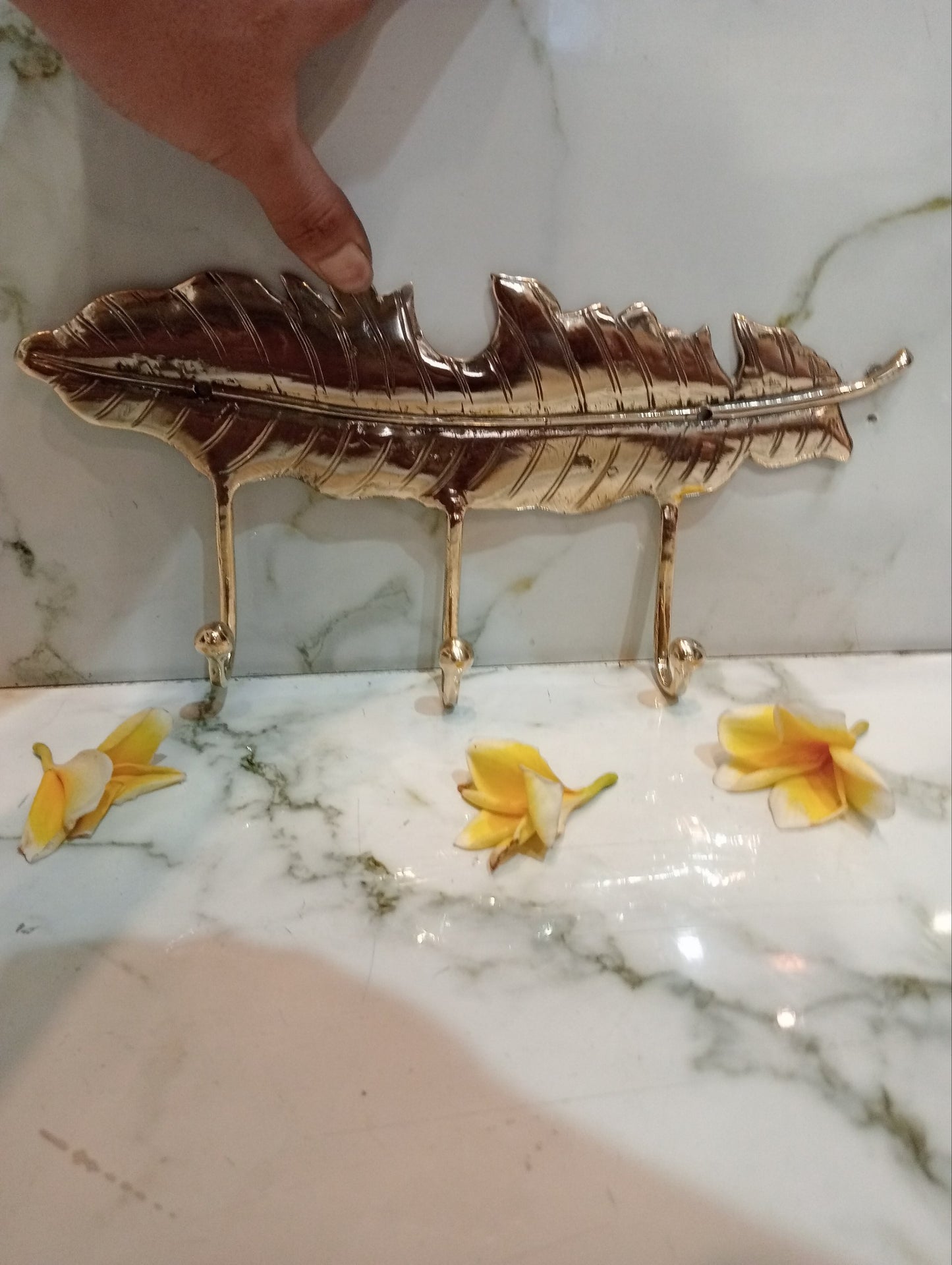 2pcs Vintage Brass Leaf Coat Hooks, Wall Mounted Solid Brass Hangers for Bathroom, Entryway, Bedroom & Towel Storage
