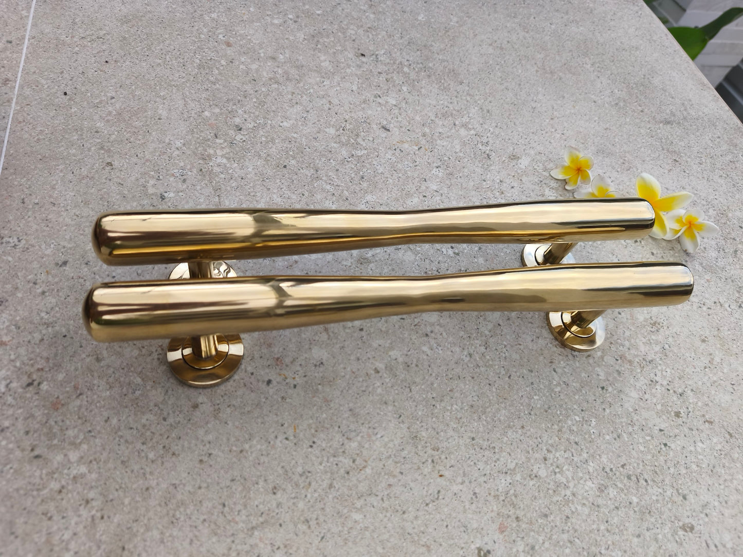 Side profile of solid brass door pulls showing the 7.8 cm protrusion and mounting posts, polished gold door handle hardware for wooden doors