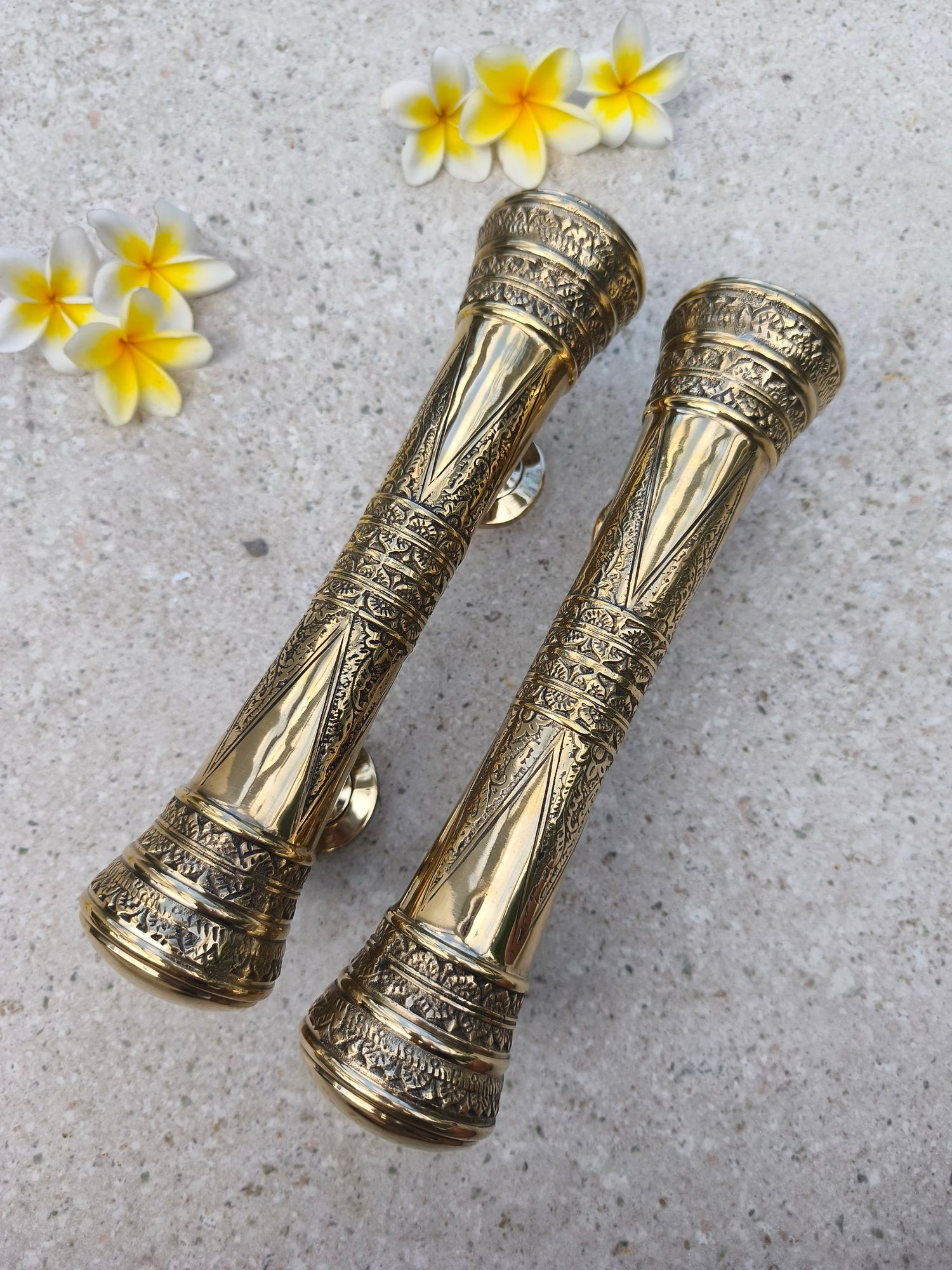 Pair of ornate gold front door pulls in solid brass, Victorian door handles 30 cm long, heavy luxury entry hardware, a timeless upgrade for wooden doors and traditional facades