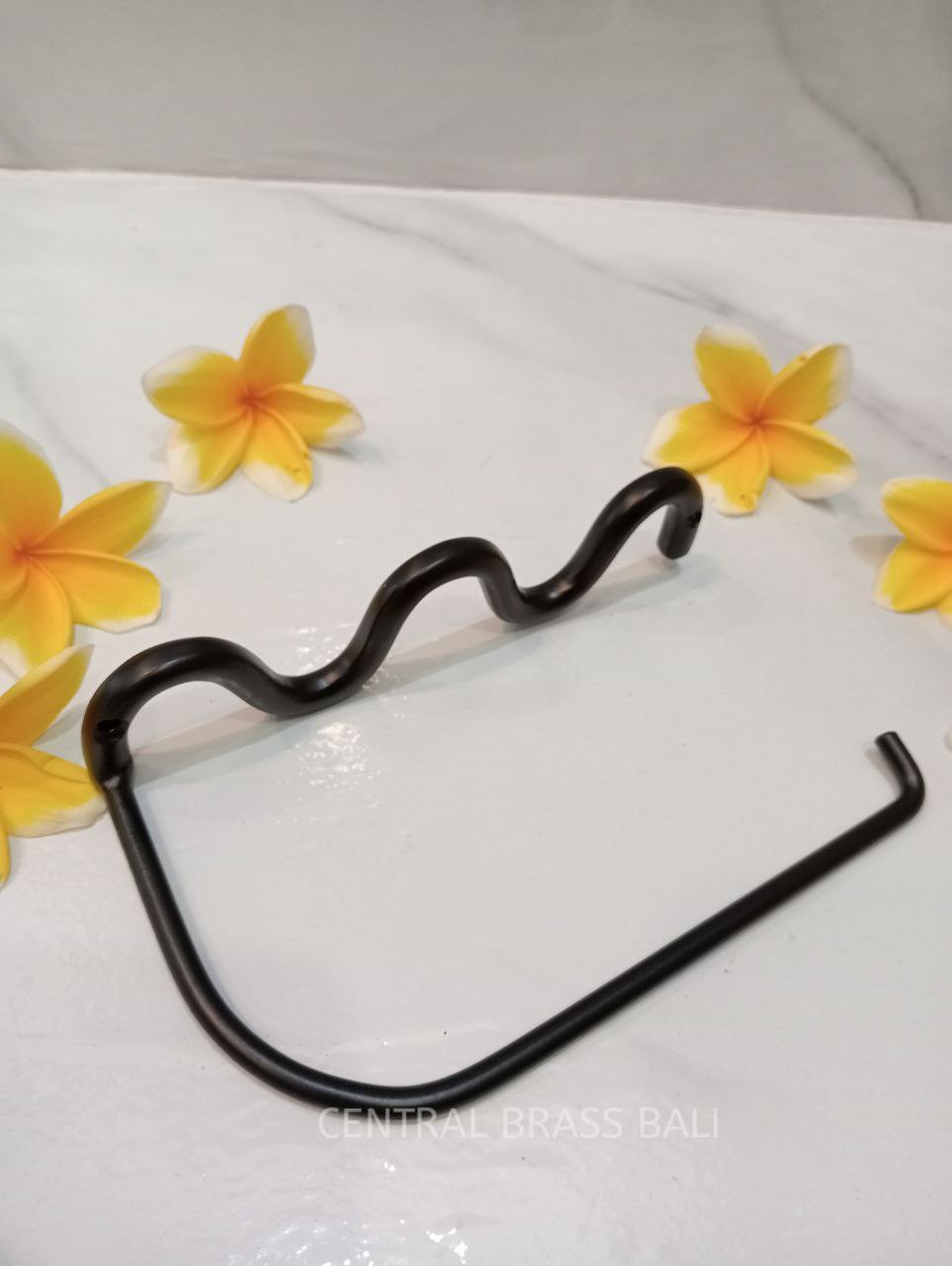 2xpcs wavy Black towel holder