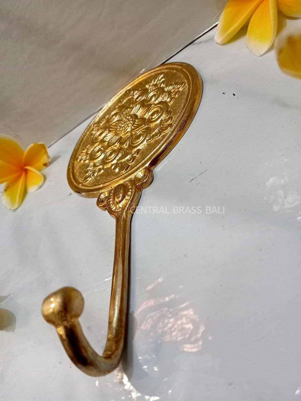 3pcs round flower Brass Hooks