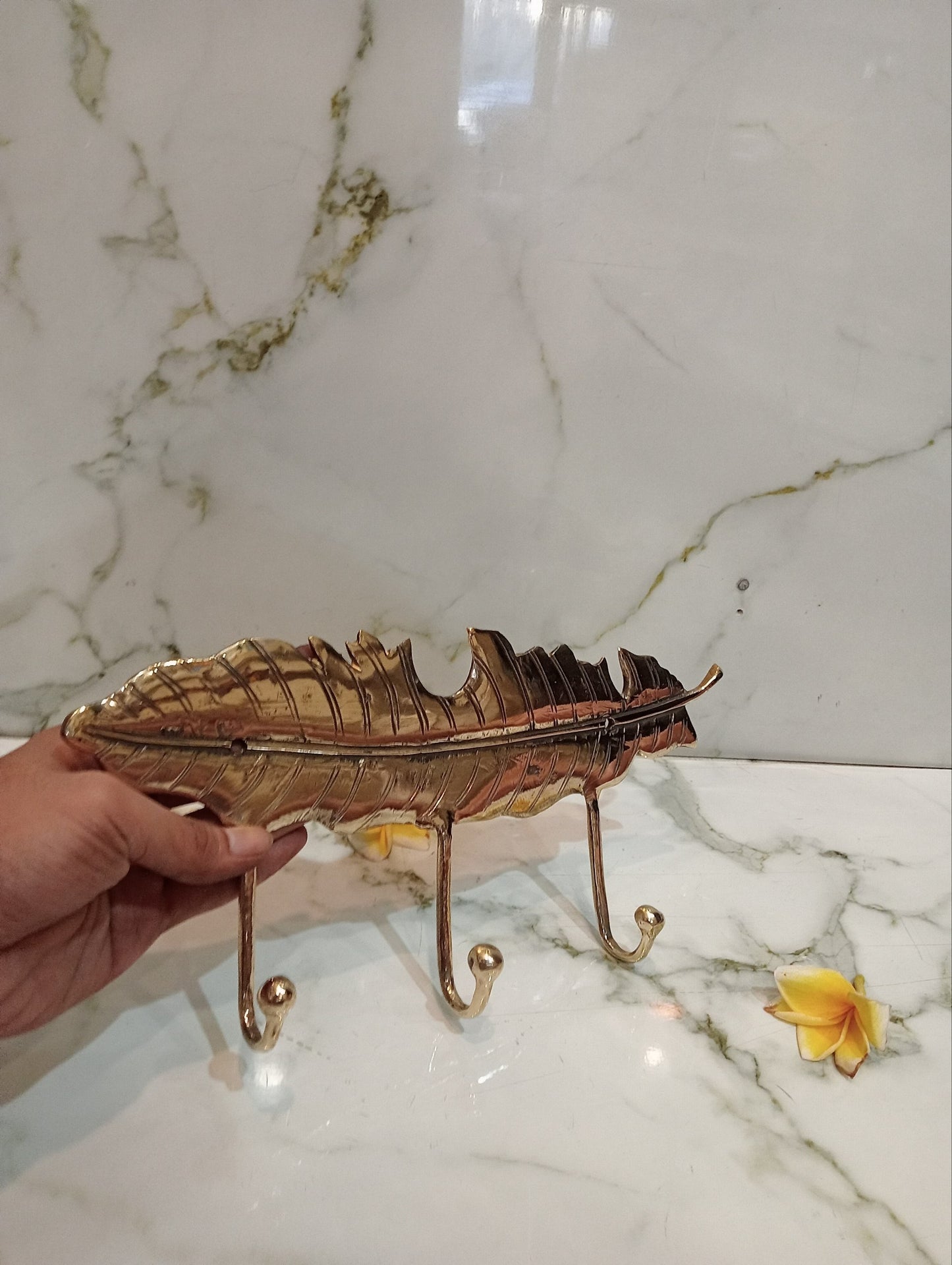 2pcs Vintage Brass Leaf Coat Hooks, Wall Mounted Solid Brass Hangers for Bathroom, Entryway, Bedroom & Towel Storage