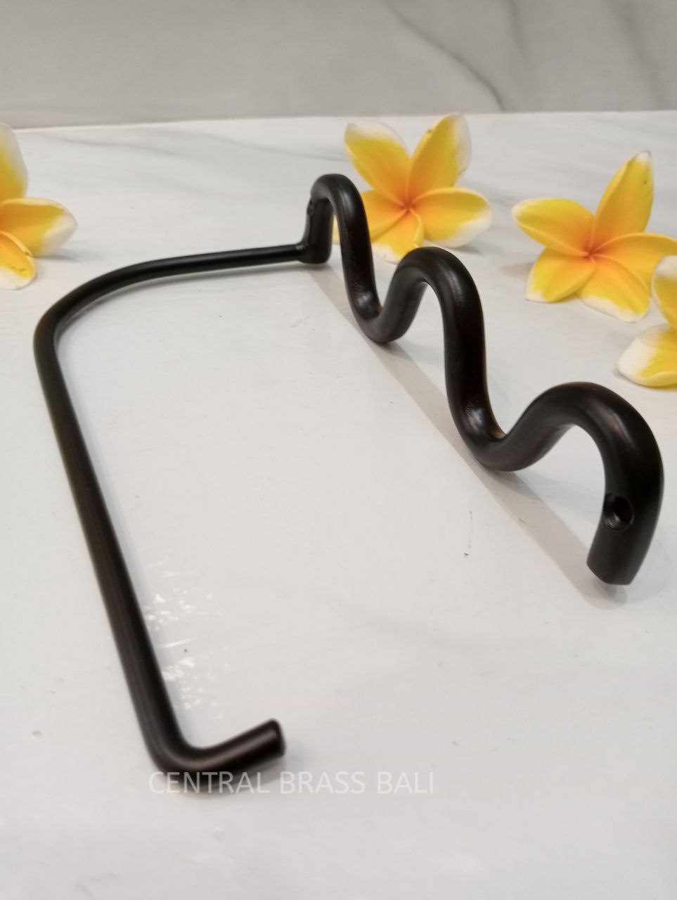 2xpcs wavy Black towel holder