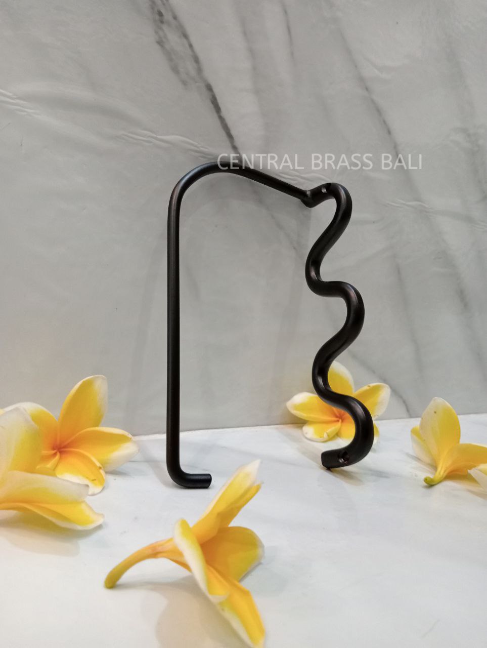 2xpcs wavy Black towel holder